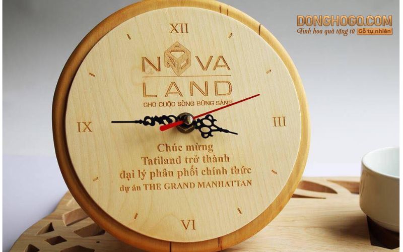 Đồng hồ gỗ tròn khắc laser